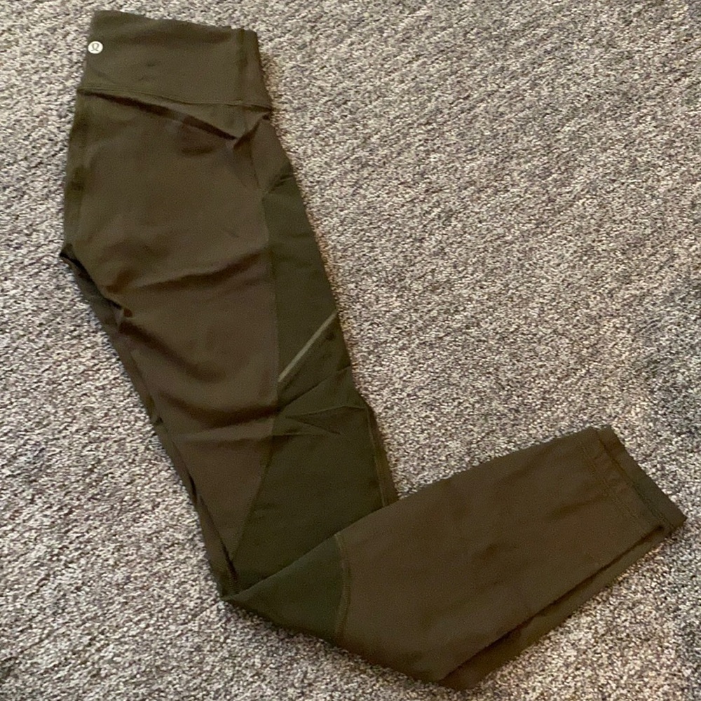 Lululemon leggings. Mesh side details. Size 4.